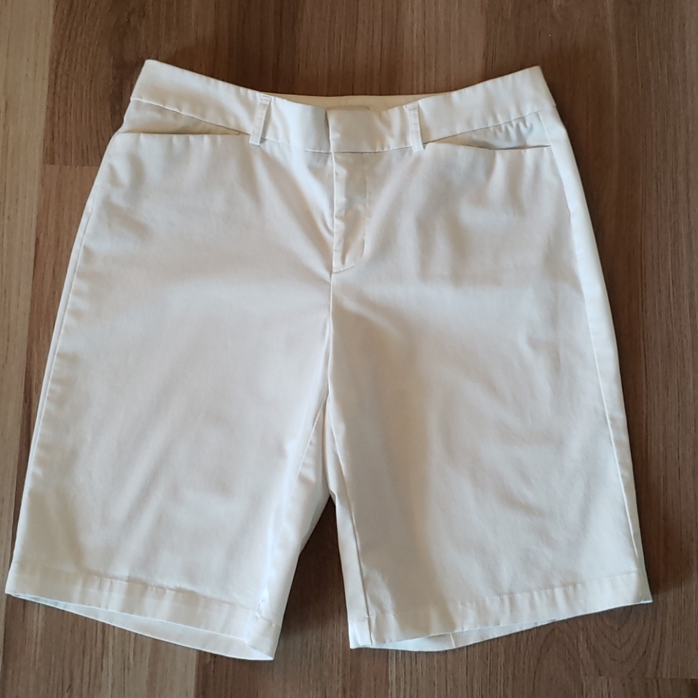 Dockers Ideal Fit White Shorts Size 12